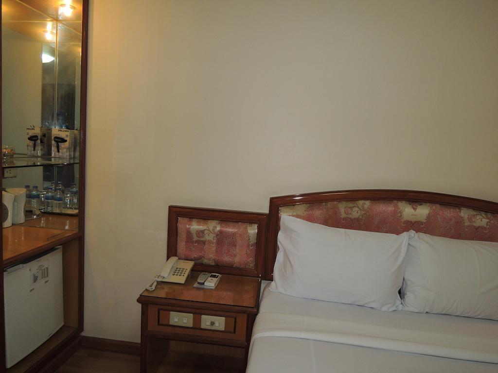 New York Phnom Penh